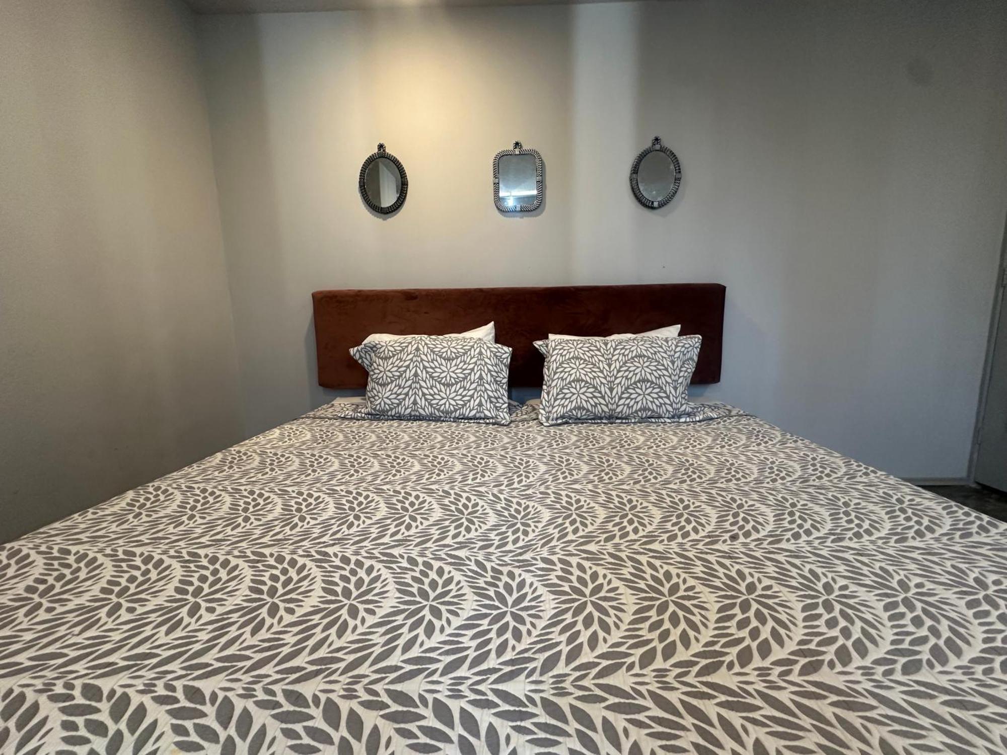 Apartment Modern Polanco - Parking- Elevator- Sleeps 10 Mexico City